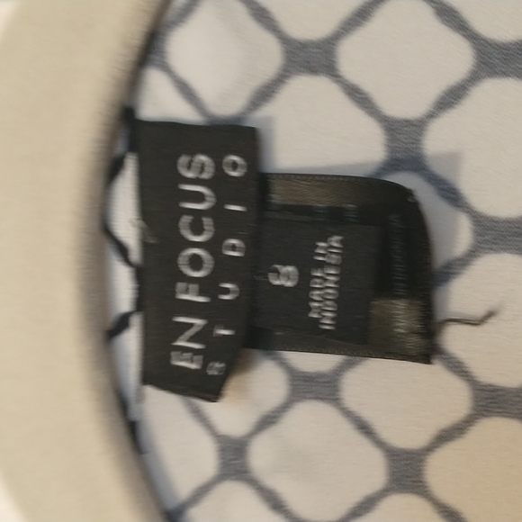 En Focus Studio size 8 collared dress t shirt style with black/white mesh print - Picture 4 of 4